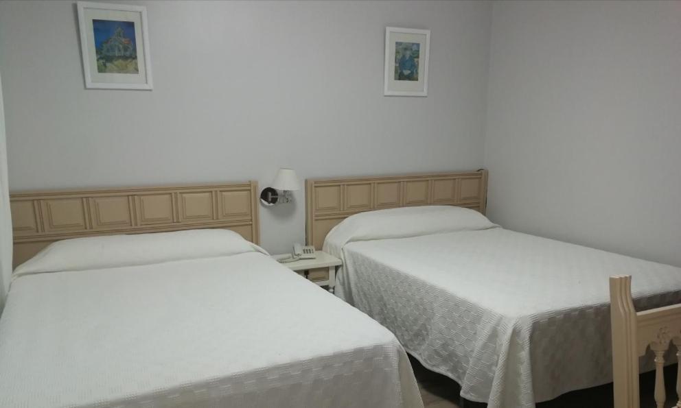 Hostal Antolin Redondela Exterior photo